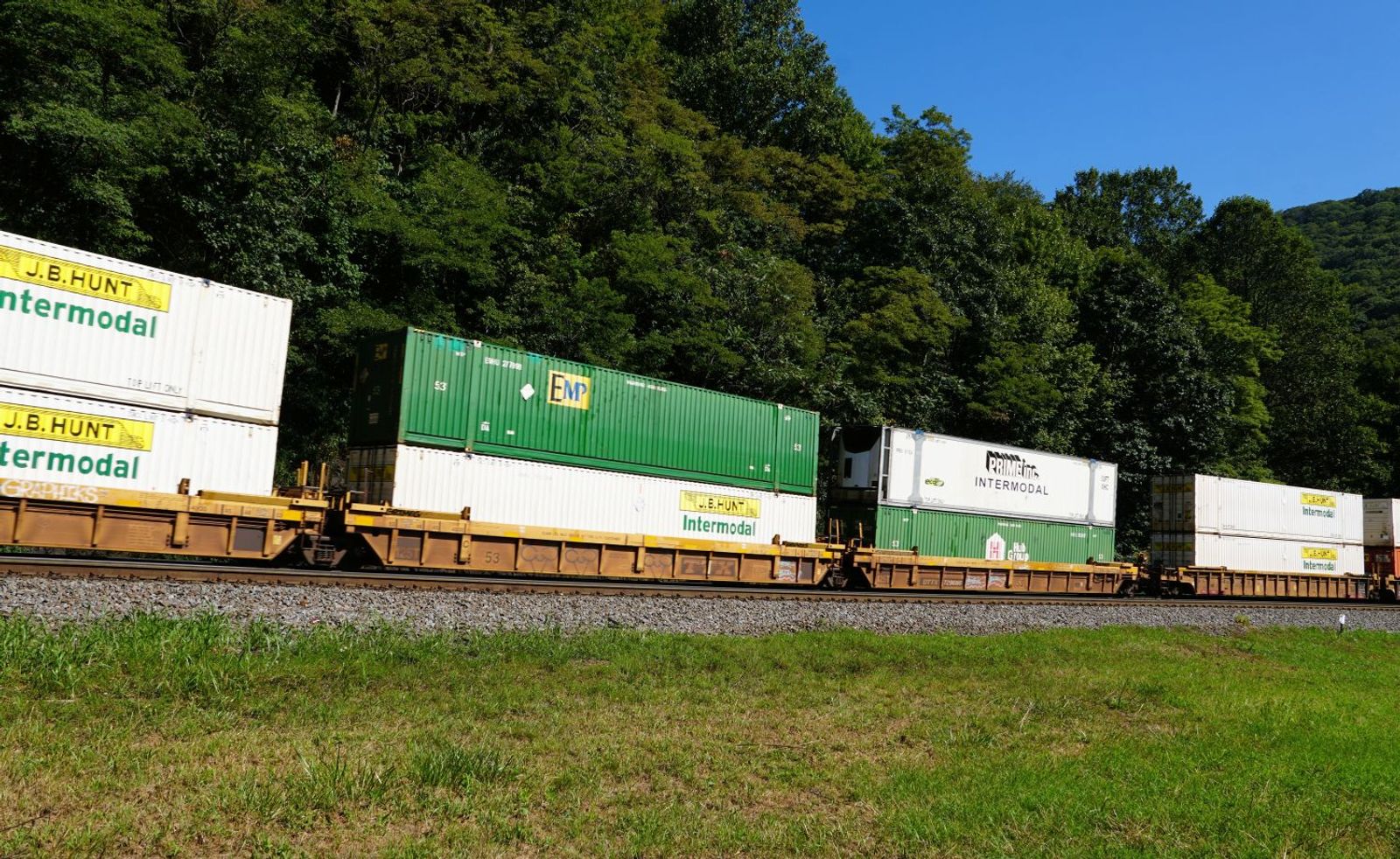 Tailwinds provide ‘favorable’ H2 outlook for intermodal: analyst