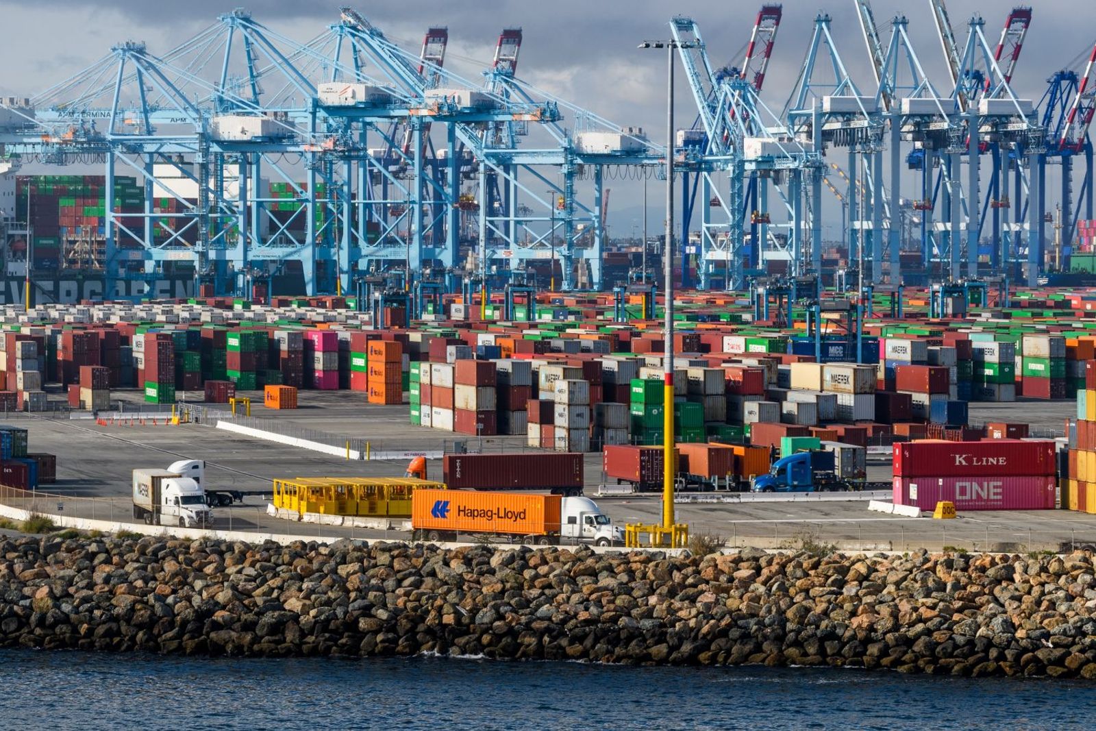 Growing backlog of empty containers hurting LA-LB port fluidity: HTA