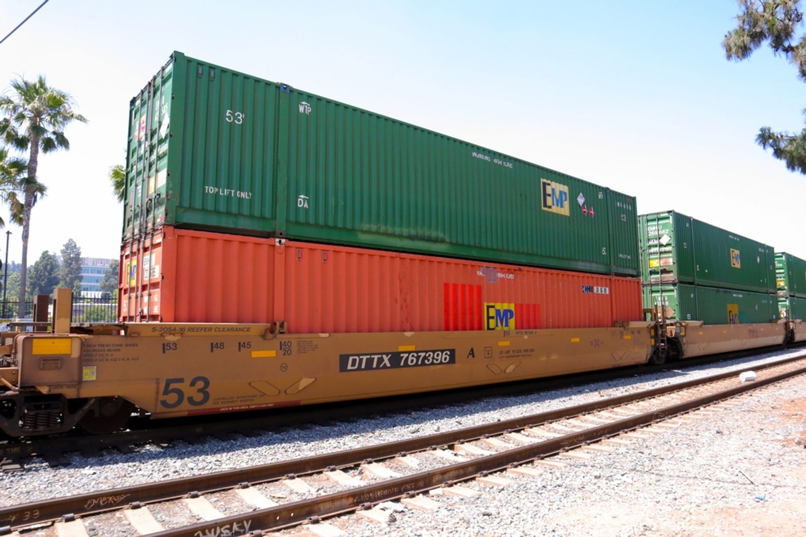 UP resumes intermodal container fleet expansion
